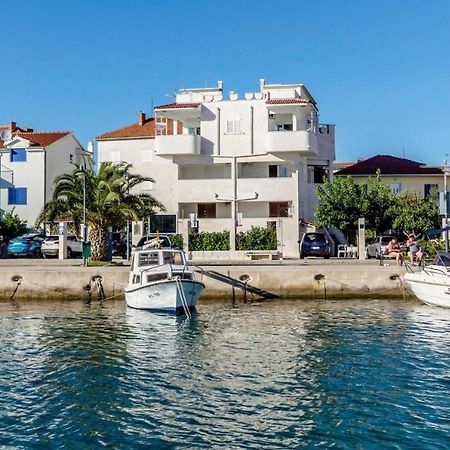 Apartments Marija - By The Sea Рогозница Экстерьер фото