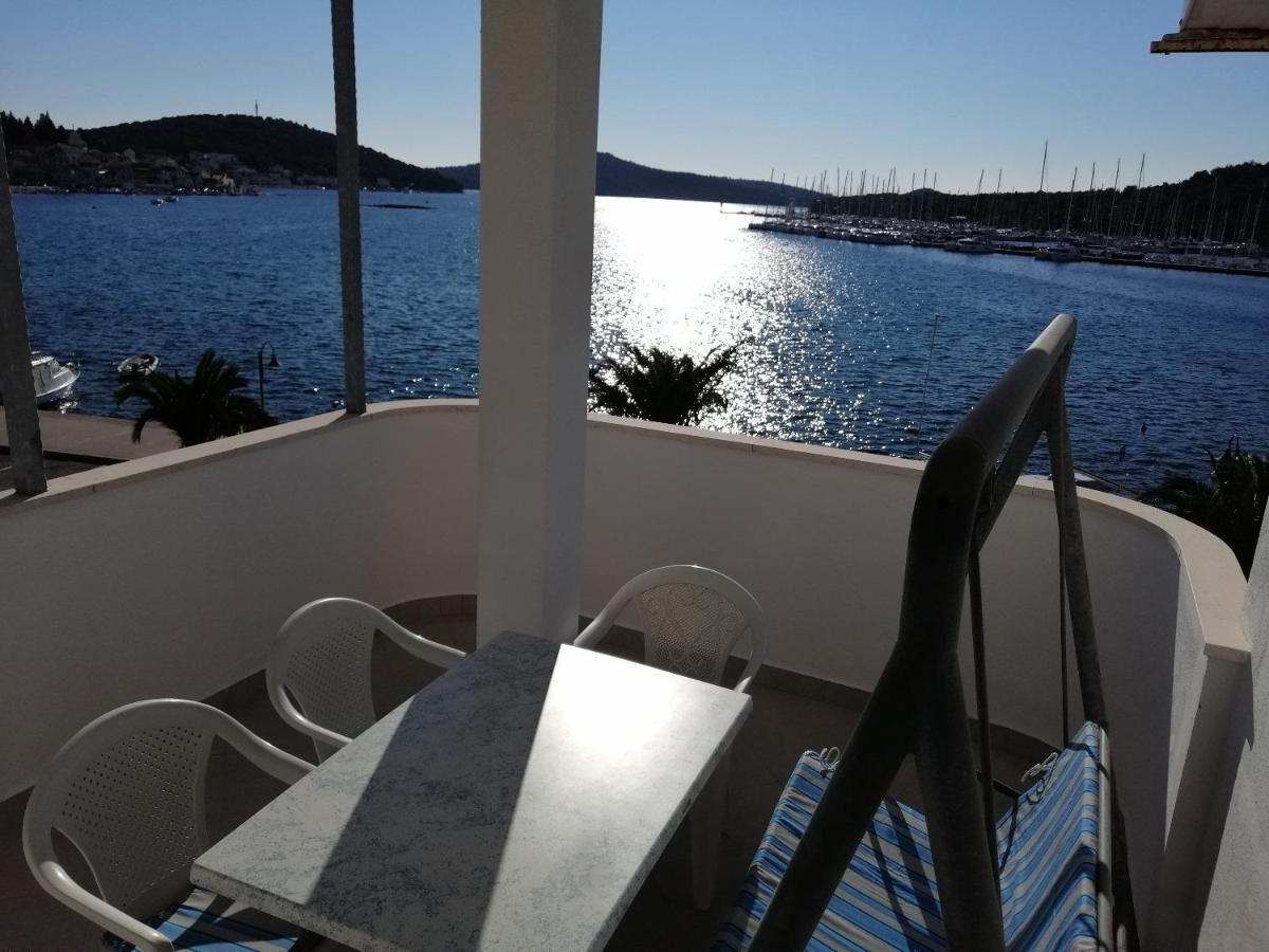 Apartments Marija - By The Sea Рогозница Экстерьер фото