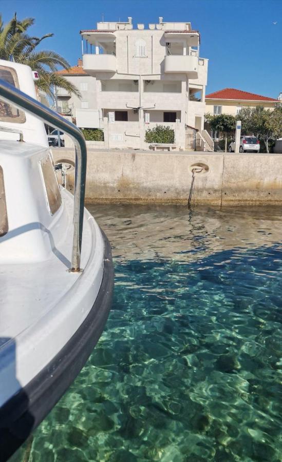 Apartments Marija - By The Sea Рогозница Экстерьер фото