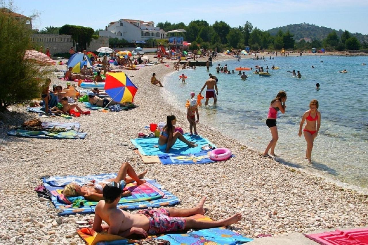 Apartments Marija - By The Sea Рогозница Экстерьер фото